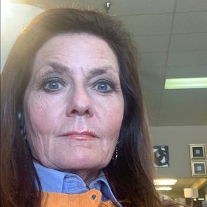 Meet your Posher, Gina